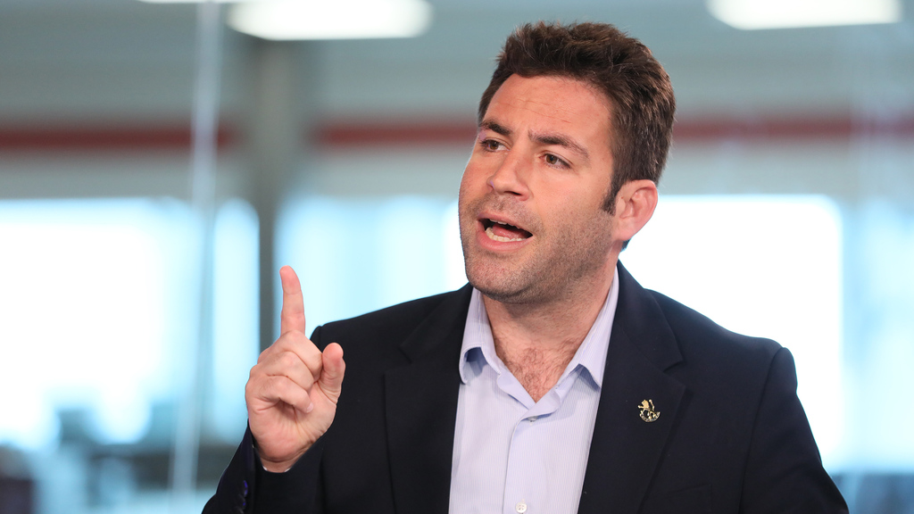 "לא נירתע מאלימות ובריונות". עופר ברקוביץ' (צילום: הדר יואביאן) עופר ברקוביץ' בריאיון באולפן