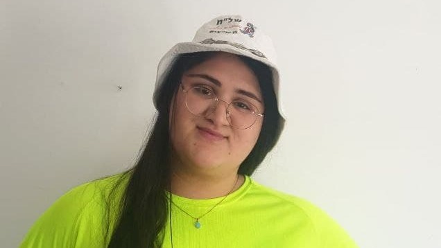 יובל פרידל. "אמרו לי 'בעיה שלך'" יובל פרידל תלמידת י"ב באורט רחובות צפויה להיבחן בביולוגיה כימיה ופיזיקה