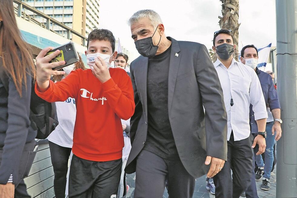 תל אביב כבר לא מעקמת פנים. יאיר לפיד (צילום: דנה קופל) תל אביב כבר לא מעקמת פנים. יאיר לפיד