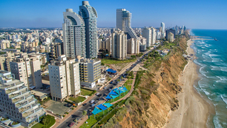 קו החוף בנתניה  