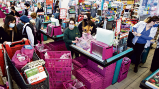קניות ב סופר רמי לוי ב קריות לפני ה סגר  סגר מלא קורונה עומס