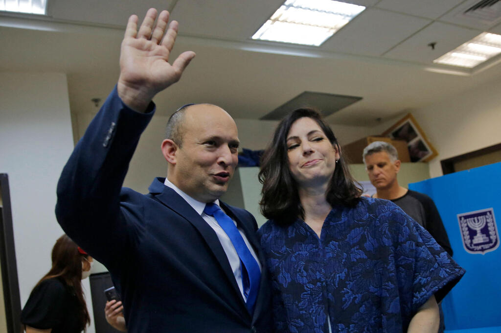 לשון המאזניים. בנט (צילום: AFP) נפתלי בנט