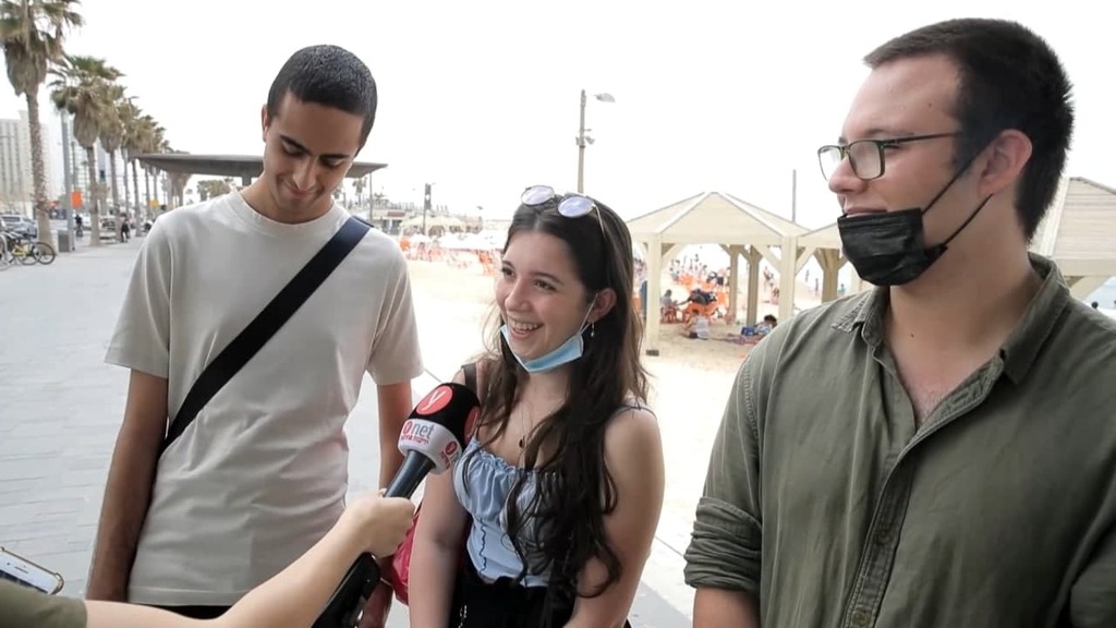 "יש לנו יום חופש ומנצלים אותו לגיבוש". דין (מימין) קרן ועמית (צילום: טל שמעוני) דין (מימין) קרן ועמית