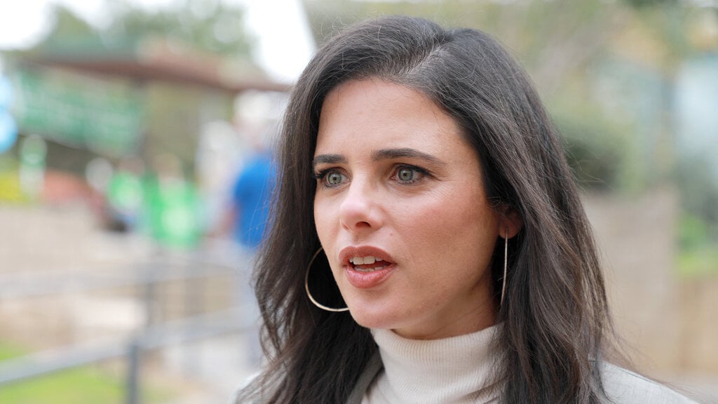 ח"כ שקד. נאמנה לבנט (צילום: דנה קופל) איילת שקד מצביעה בתל אביב
