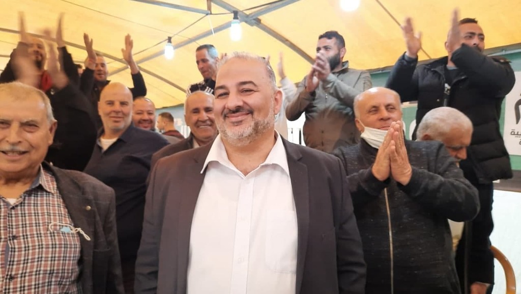 "לא יעז ללכת עם ביבי". מנסור עבאס (צילום: אביהו שפירא) מנסור עבאס בחגיגות בכפר מע'אר בבוקר שאחר הבחירות