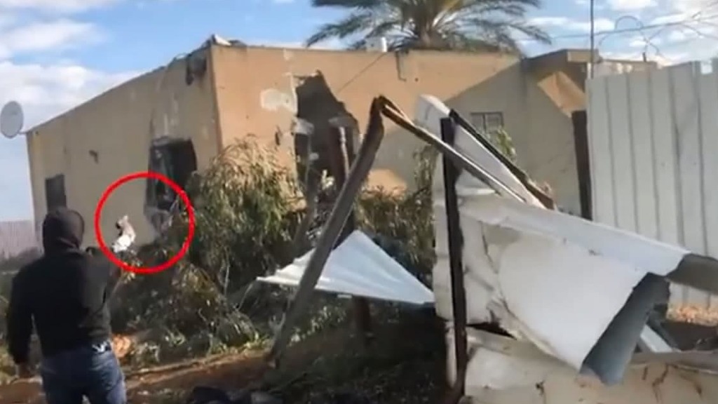 הירי לבית בקלנסווה תיעוד נזק שנגרם בעקבות ירי של אלמונים לעבר בית בקלנסווה