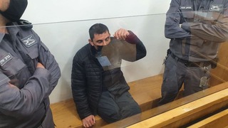 החשוד עלי אדקידק בתקיפת השף שלום קדוש בבית המשפט השלום ירושלים