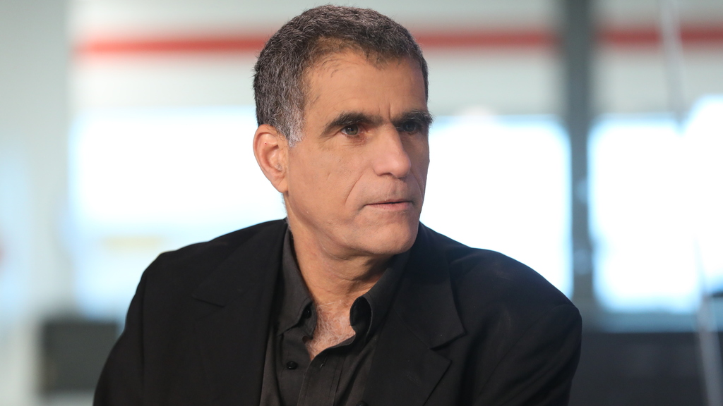 מוסי רז בריאיון באולפן