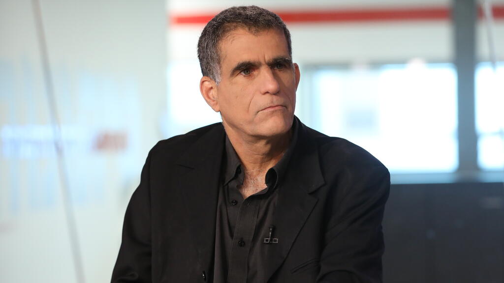 מוסי רז בריאיון באולפן