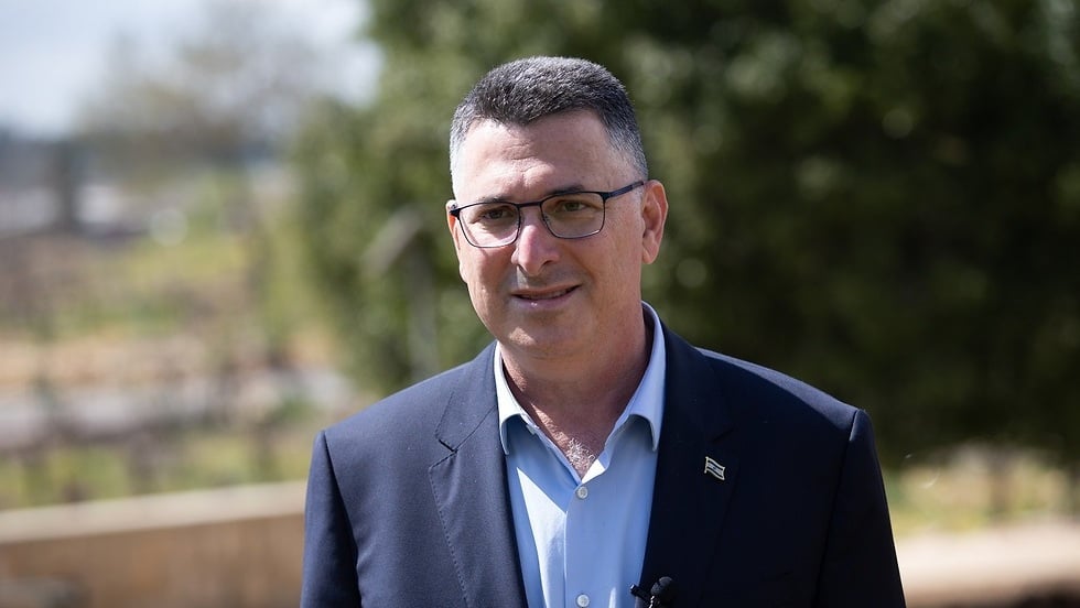 "הבטחתם לא להפוך את לפיד לראש הממשלה". סמוטריץ' לגדעון סער (צילום: אלכס קולומויסקי) גדעון סער