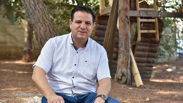 ''הם לא אמרו כלום חוץ מ: "אל תצביעו לעבאס"". אימן עודה (צילום: שרון צור) ''הם לא אמרו כלום חוץ מ: "אל תצביעו לעבאס"". אימן עודה