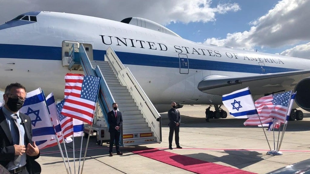 מטוסו של אוסטין בנתב"ג שר ההגנה האמריקאי נוחת בישראל