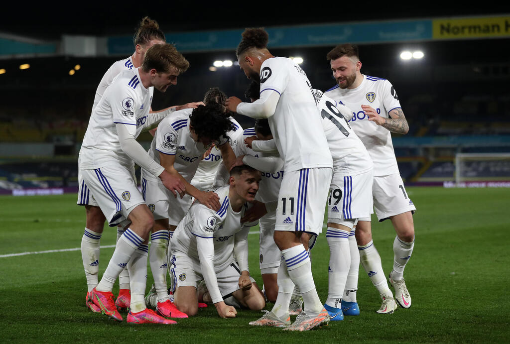 והחברים מצטרפים (צילום: Getty Images) יורנטה חוגג עם החברים