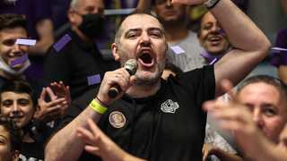 דדאס בטירוף ביציע