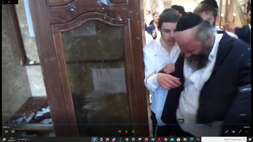 Rabbi Aryeh Leib Kahaneman was lightly hurt in the clashes 
