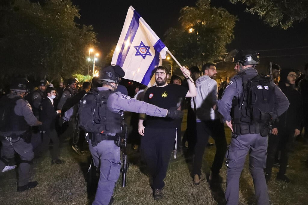 Border Police block members of the Jewish extremist Lehava group from marching to Damascus Gate in Jerusalem on Thursday (Photo: AP) Border Police block members of the Jewish extremist Lehava group from marching to Damascus Gate in Jerusalem on Thursday
