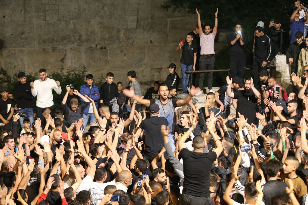 חגיגות בשער שכם לאחר הסרת המחסומים (צילום: עמית שאבי) שער שכם