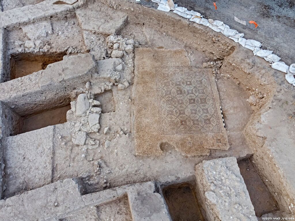 הפסיפס התגלה בבית של אנשים אמידים (צילום: אסף פרץ, רשות העתיקות) הפסיפס התגלה בבית של אנשים אמידים