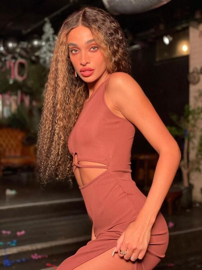 גם היא הייתה על הסט, אבל תפוסה חזק. עדן פינס