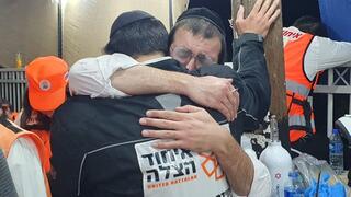 עשרות בני אדם נפגעו בדוחק הכבד באחד ממתחמי ההדלקה במתחם ההילולה בהר מירון