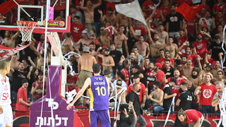 פניני מתעמת מילולית עם אוהדי הפועל ת"א