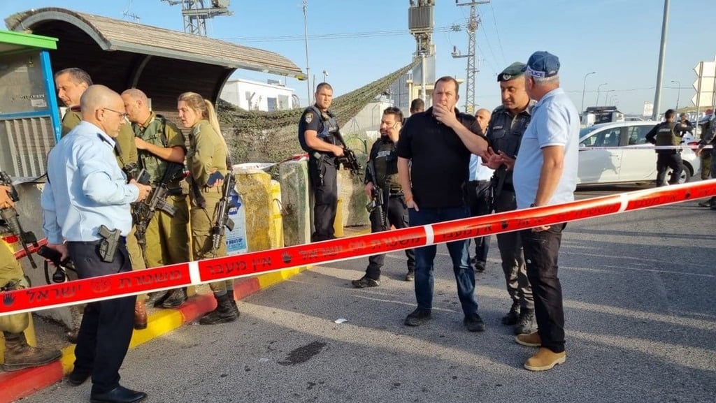 זירת הפיגוע בצומת תפוח (צילום: מועצה אזורית שומרון) זירת הפיגוע בצומת תפוח