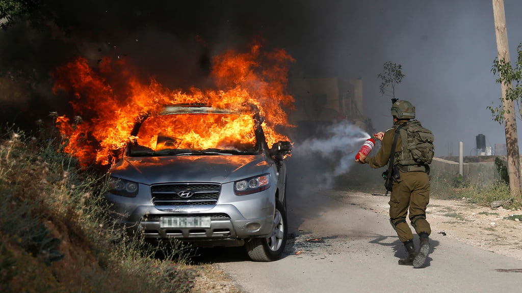 הרכב החשוד שהוצת