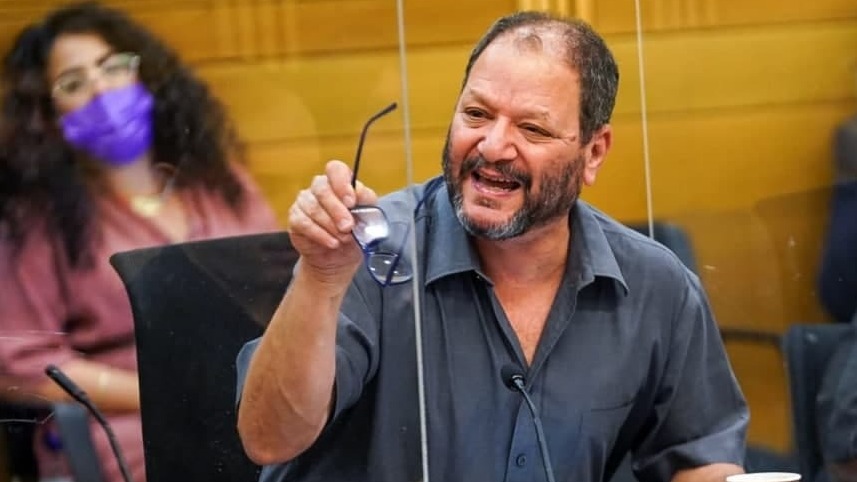 "רע"מ עושים טעות גדולה". ח"כ כסיף (צילום: נועם מושקוביץ, דוברות הכנסת) עימות בוועדה המסדרת בין עפר כסיף למיקי זוהר