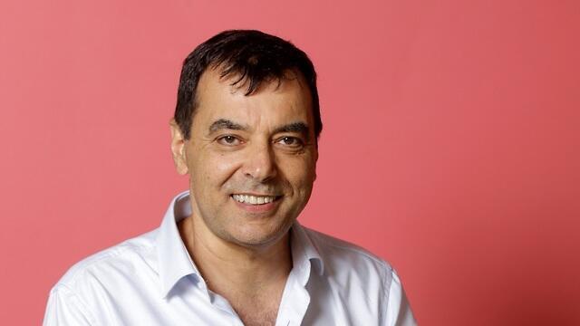 ''מהתפעמות ליום-יומיות בזמן קצר''. אמנון שעשוע (צילום: עמית שעל) ''מהתפעמות ליום-יומיות בזמן קצר''. אמנון שעשוע