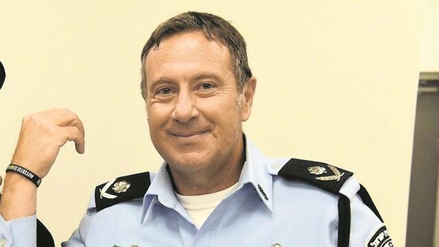 39 מקרי רצח תחת פיקודו. יורם סופר