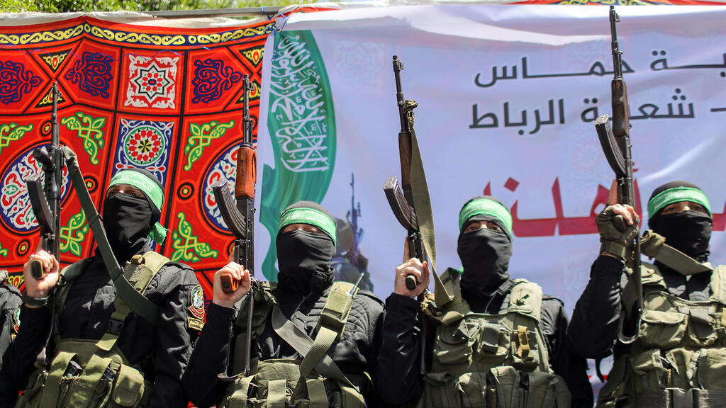 פעילי חמאס חמושים בתגובה להפגנות בשייח ג'ראח