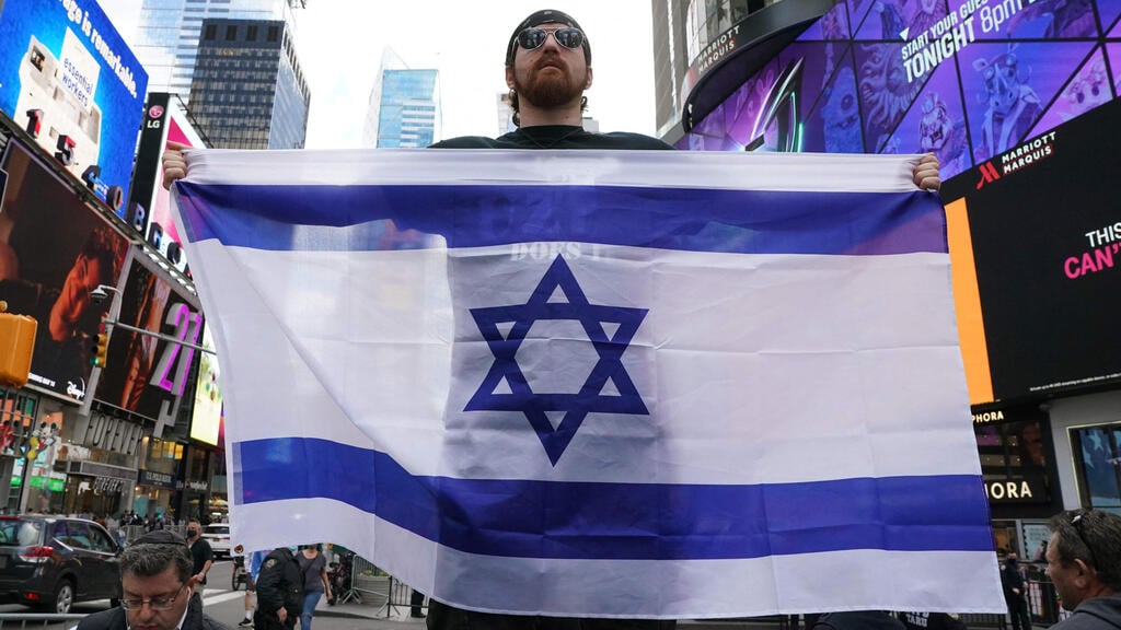 ארה"ב מפגינים תומכי ישראל כיכר טיימס ניו יורק מבצע שומר החומות