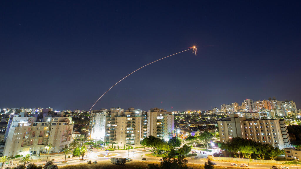 יירוט מעל אשקלון (צילום: רויטרס) יירוט מעל אשקלון