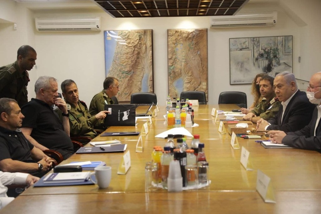 צילום: טל עוז, משרד הביטחון הערכת מצב בראשות בני גנץ ובהשתתפות בנימין נתניהו, הרמטכ"ל רא"ל אביב כוכבי, מנכ"ל משרד הביטחון אלוף (במיל') אמיר אשל.