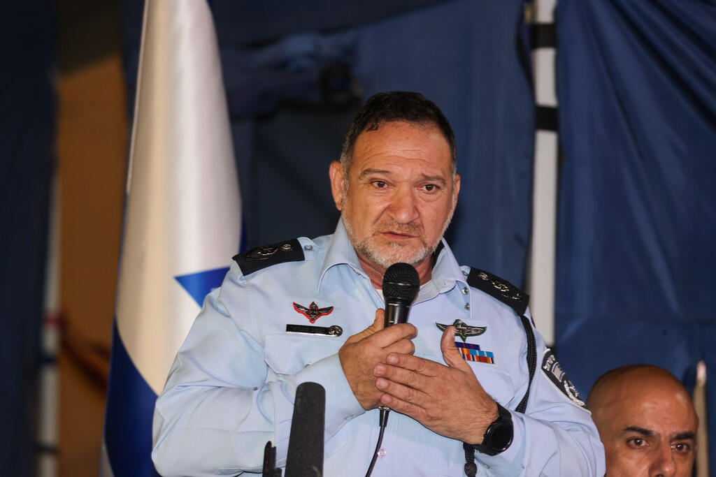 "נמצה את הדין עם הטרוריסטים משני הצדדים". רב-ניצב שבתאי בלוד (צילום: יריב כץ) הצהרה של מפכ"ל המשטרה, רנ"צ יעקב שבתאי, מפקד מחוז מרכז, ניצב משה ברקת, מפקד מג"ב, ניצב אמיר כהן בעקבות המתיחות עם המגזר הערבי