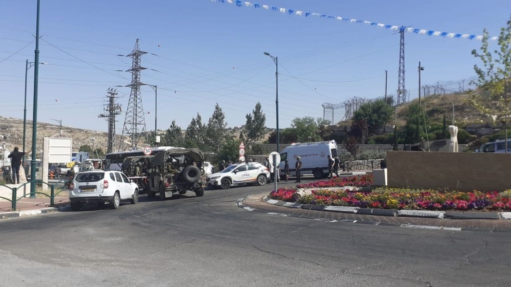 זירת ניסיון הפיגוע בקריית ארבע (צילום: הדס מאור, TPS) זירת ניסיון הפיגוע בקריית ארבע
