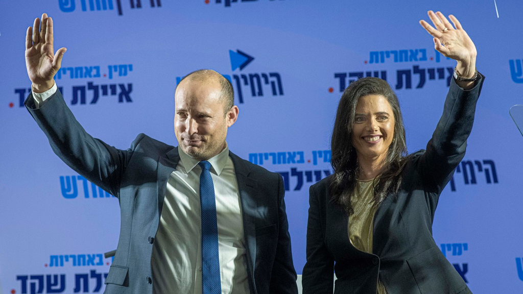 "תלכו איתנו ונקים ממשלה". נתניהו לבנט ושקד (צילום: יובל חן) "תלכו איתנו ונקים ממשלה". נתניהו לבנט ושקד