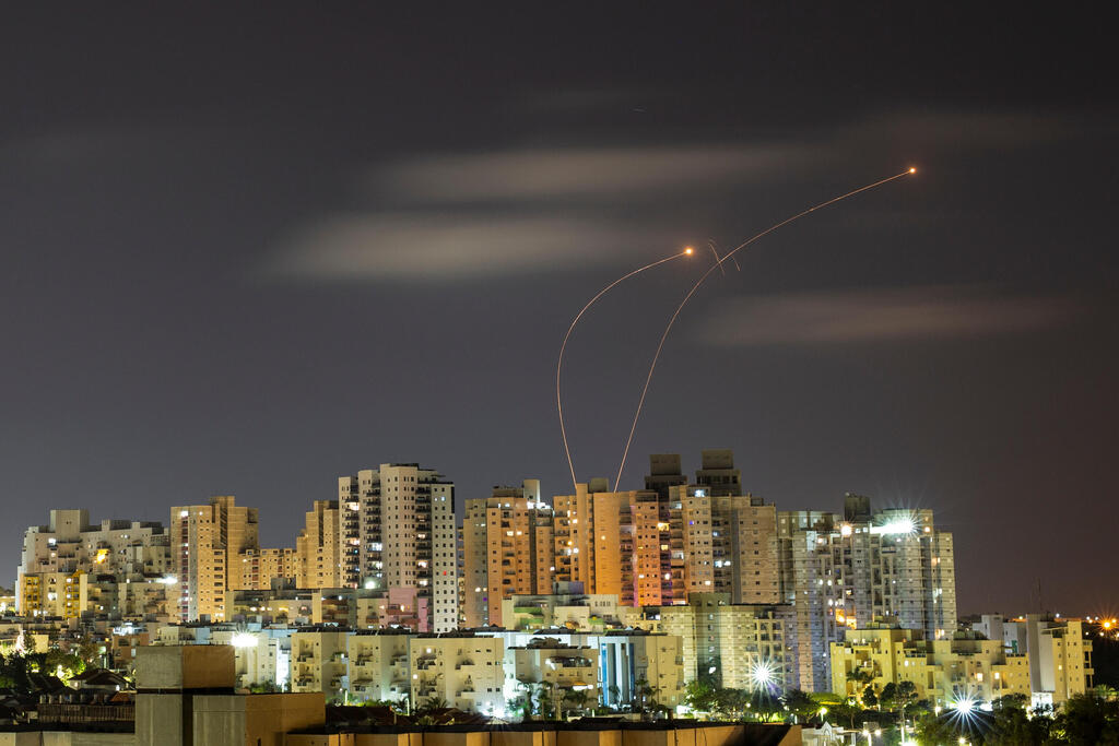 ירוט מעל אשקלון