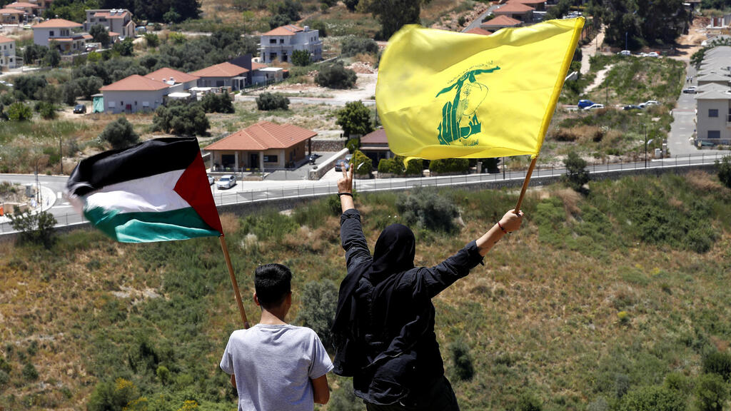 הזדהות עם חמאס והנפת דגלי פלסטין בגבול לבנון