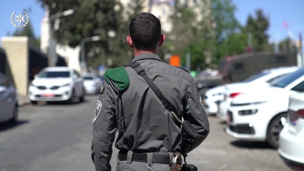 הלוחם שנטרל את המחבל, על רגעי הירי (צילום: דוברות המשטרה) סמ"ש ר' אשר ניטרל את המחבל מהפיגוע בגבעת התחמושת
