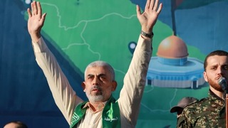 מנהיג חמאס יחיא סינוואר בטקס לזכר הרוגי סבב הלחימה האחרון בעזה