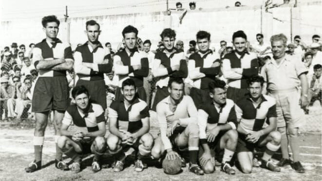 הפועל פתח תקווה אלופת המדינה 1955