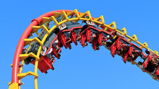 מתי מתהפכים? רכבת הרים (צילום: Shutterstock) מתי מתהפכים? רכבת הרים