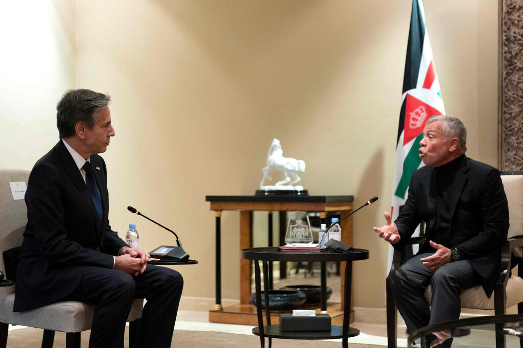 U.S. Secretary of State Antony Blinken meets with King Abdullah II at Bayt Al-Urdon in the Jordanian capital Amman (Photo: AFP) US Secretary of State Antony Blinken (L) meets with Jordan's King Abdullah II at Bayt Al-Urdon in the Jordanian capital Amman