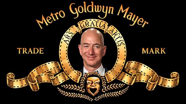 ג'ף בזוס והלוגו של MGM