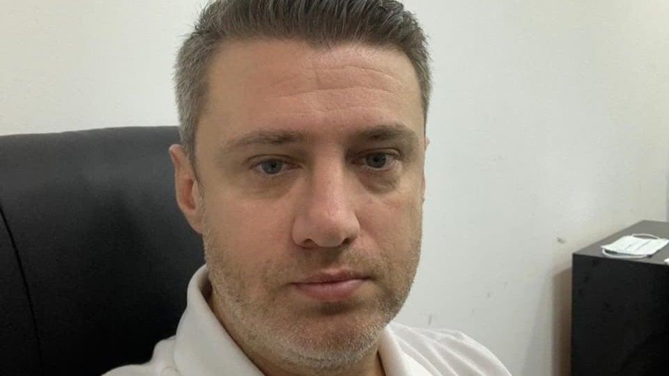 Mike Lampert: I relive the attack every day (Photo: Ynet) מייק למפרט