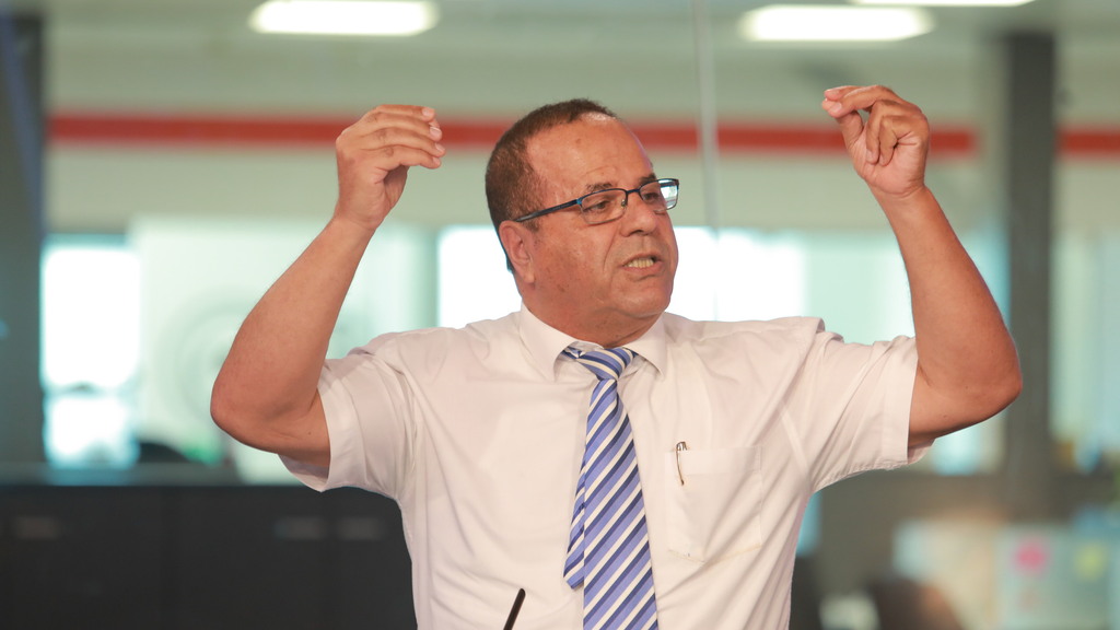 "בנט עשה התאבדות". איוב קרא (צילום: דנה קופל) איוב קרא באולפן ynet