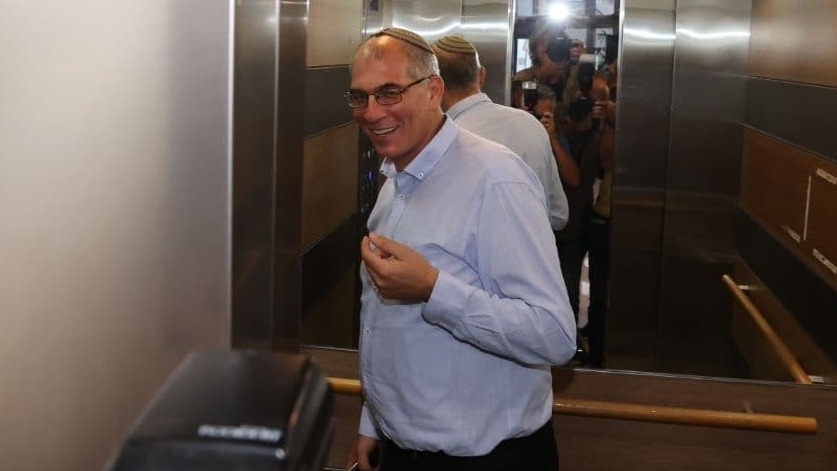 ניר אורבך