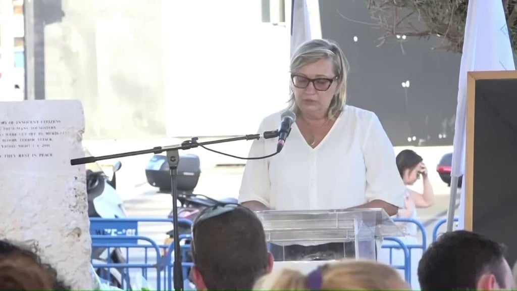 Irina Sklianik, mother of 15-year-old Yulia (Yael), who was murdered in the suicide bombing of the Tel Aviv beachfront club (Photo: Lihi Kropnik) אירינה סקליאניק