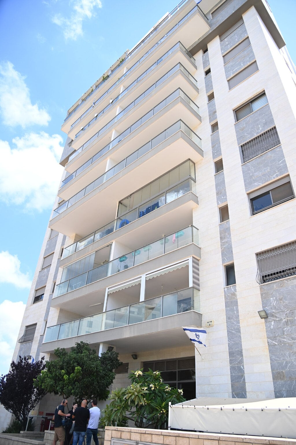 בניין המגורים. השניים התגוררו בקומה התשיעית (צילום: יאיר שגיא) גבר רצח את אשתו והתאבד בכפר יונה